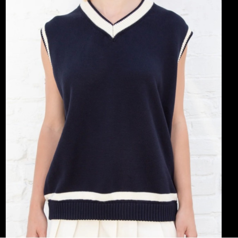 NWOT Brandy Melville Agnes Oversized Sweater Vest